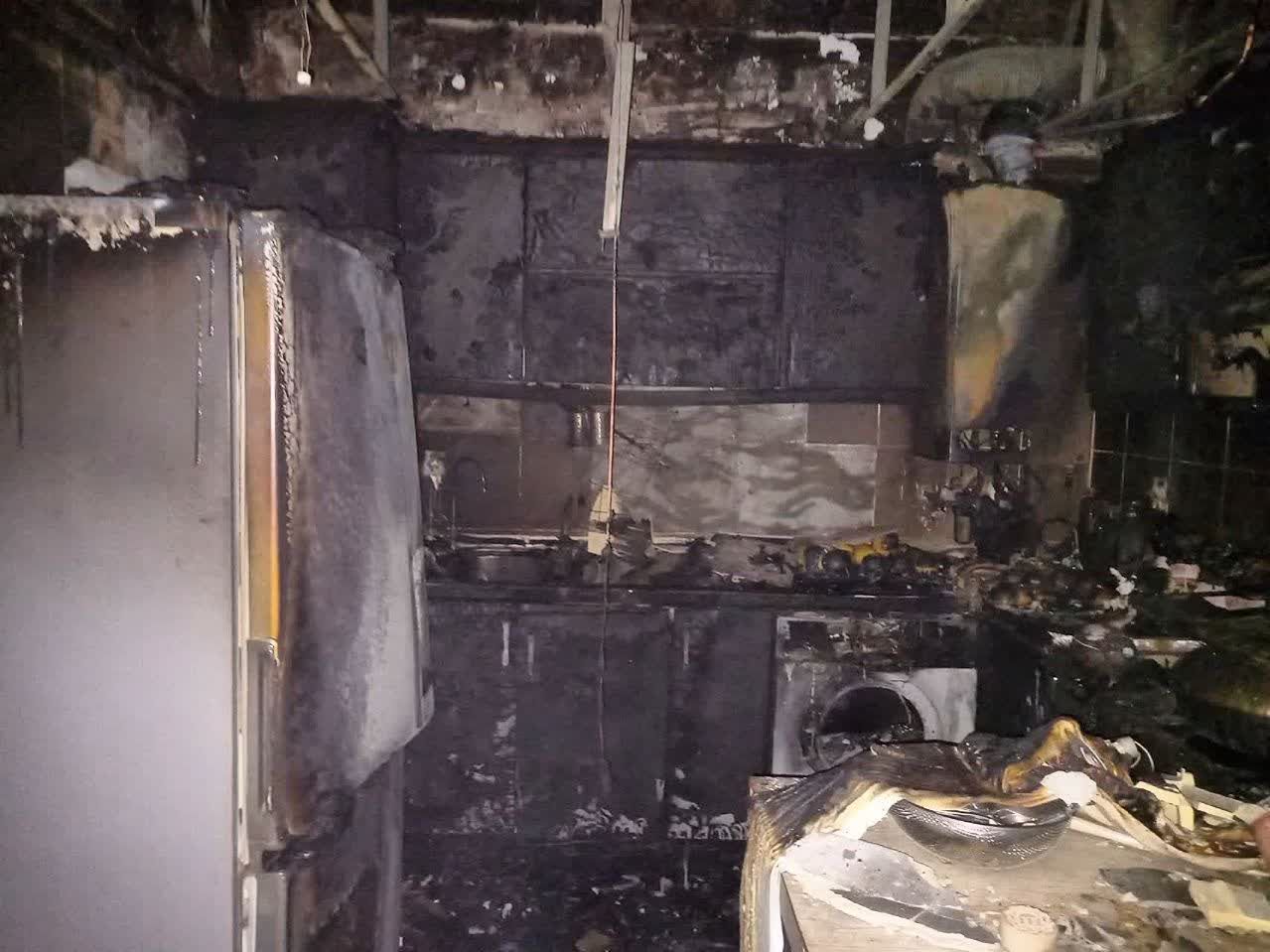 نجات ۲۸ نفر در آتش سوزی آپارتمان در کاشان