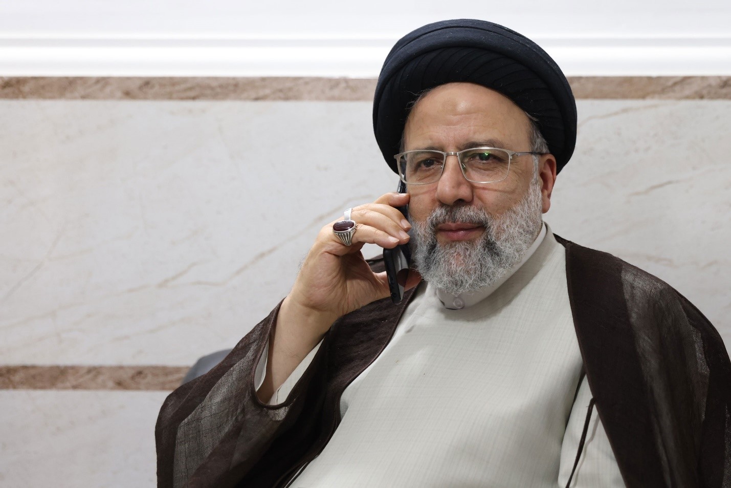 گفتگوی تلفنی رئیس جمهور با دو جانباز مدافع امنیت پاکدشتی