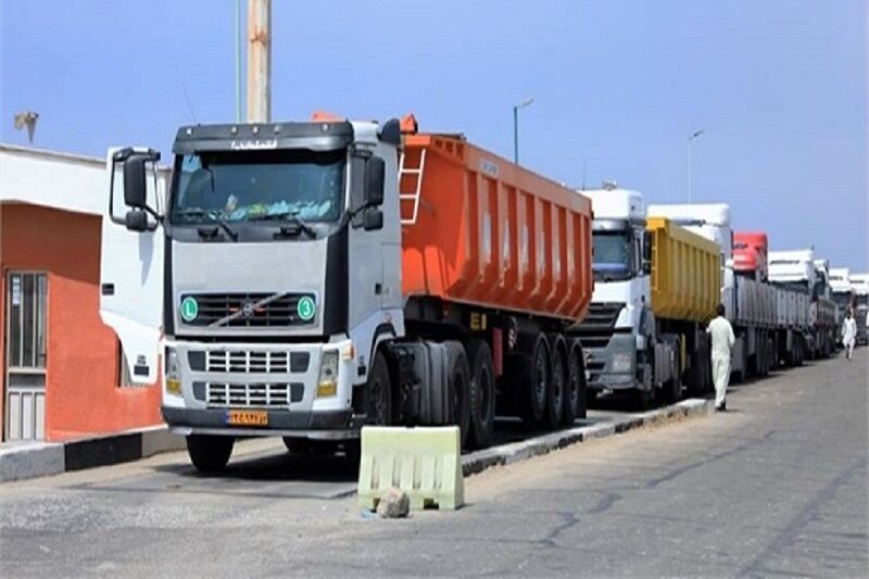 ترانزیت کالا‌های اساسی بندر امام توسط بیش از ۳ هزار کامیون