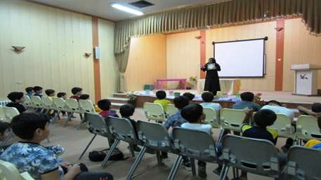 گردهمایی بزرگ کودکان نویسنده یزدی