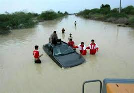 جاری شدن سیلاب در خوزستان و پیدا شدن پیکر ۲ سرنشین خودرو گرفتار در سیل