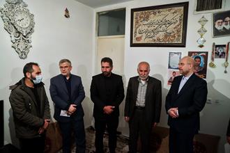 دیدار رئیس مجلس با خانواده شهید مدافع امنیت روح الله عجمیان