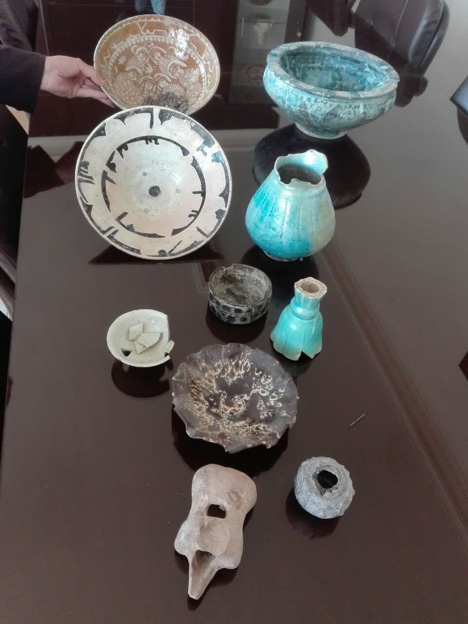 کشف اشیای تاریخی از غارتگران میراث فرهنگی در نیشابور