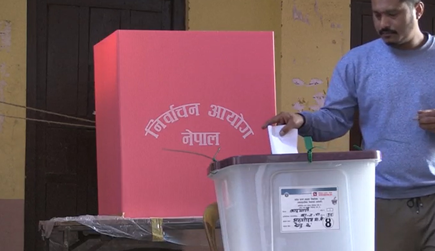 مردم نپال برای انتخابات سراسری پای صندوق‌های رای رفتند