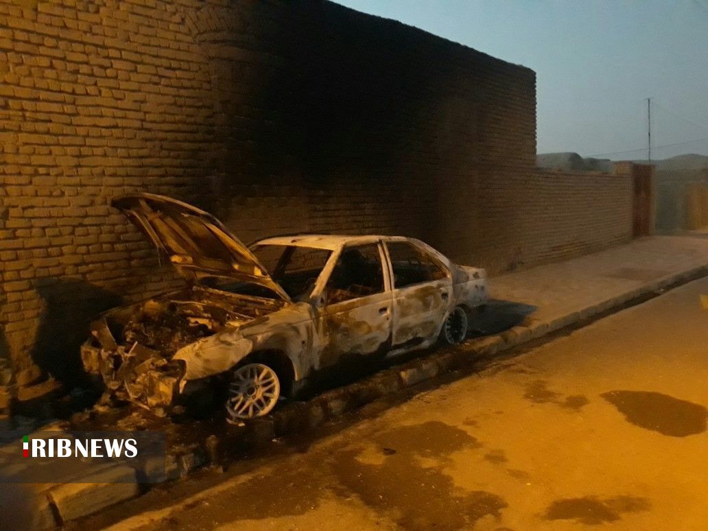 دو خودرو در شهرستان خوسف طعمه حریق شد