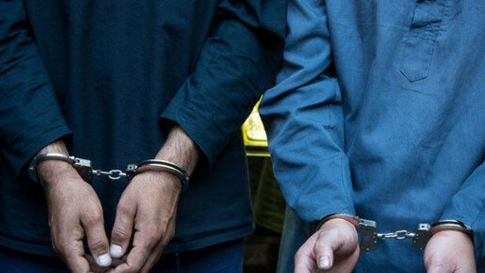 دستگیری باند سارقان خودرو‌های وانت در کاشان