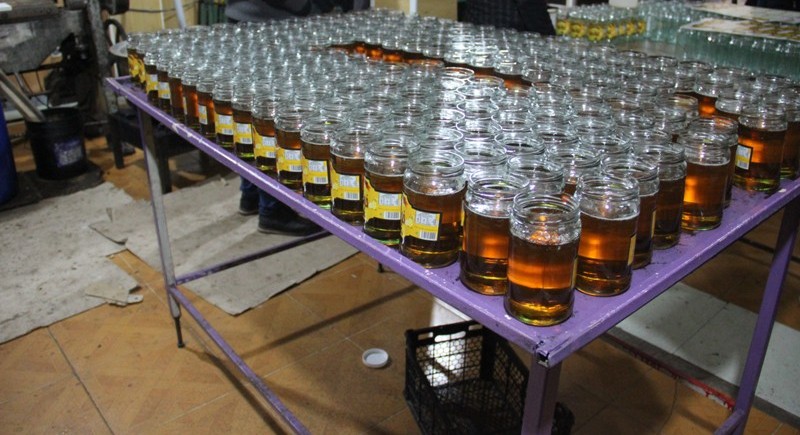 پلمب کارگاه تولید عسل تقلبی در خمینی شهر