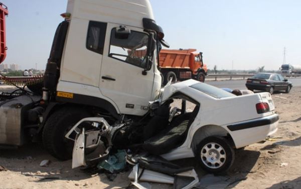 فوت ۲۲ نفر بر اثر تصادف با کامیون‌ها در یزد