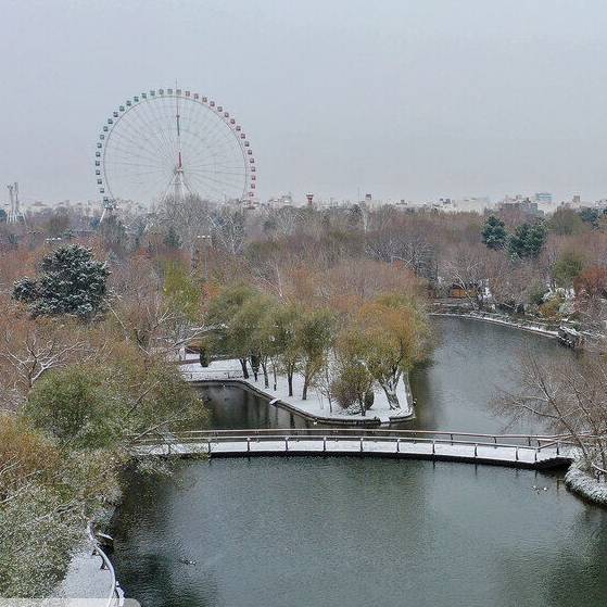 برف پاییزی هوای مشهد را پاک کرد