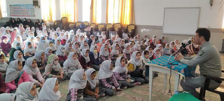 اجرای طرح آموزشی یک ساعت با محیط بان در شهرستان مهریز
