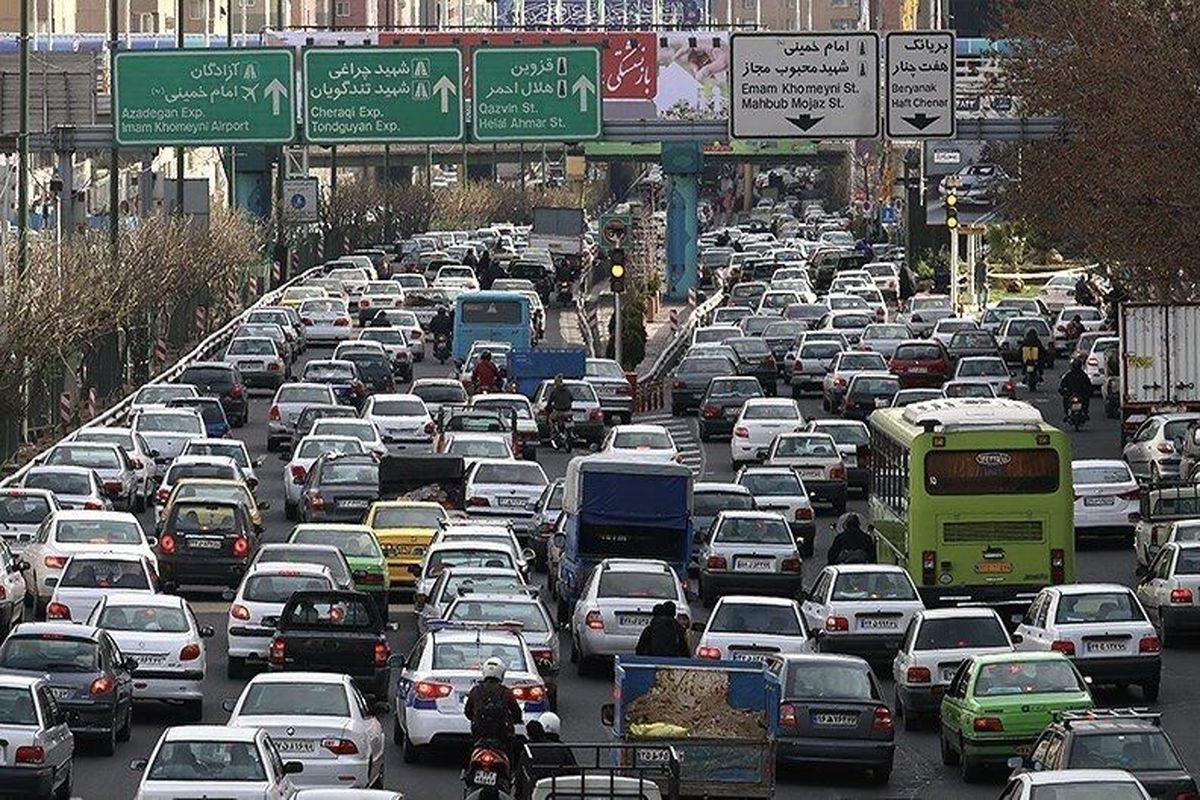 رافیک به سمت مرکز  شهر  روان است وضعيت ترافيکي معابر بزرگراهي و اصلي تهران