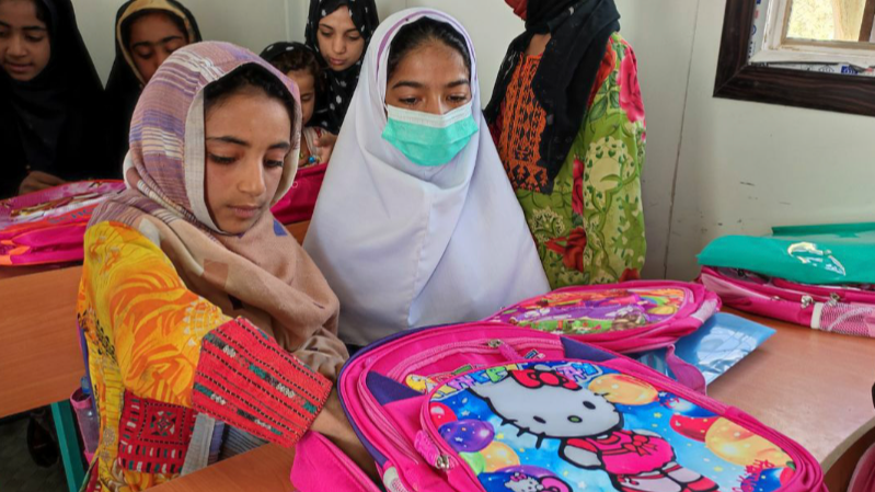 توزیع ۲ هزار بسته لوازم التحریر میان دانش‌آموزان در سیستان و بلوچستان