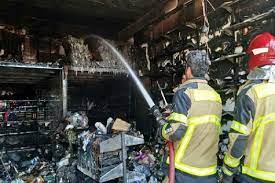مهار آتش سوزی در یک باب مغازه فروش لوازم ساختمانی در کرمانشاه