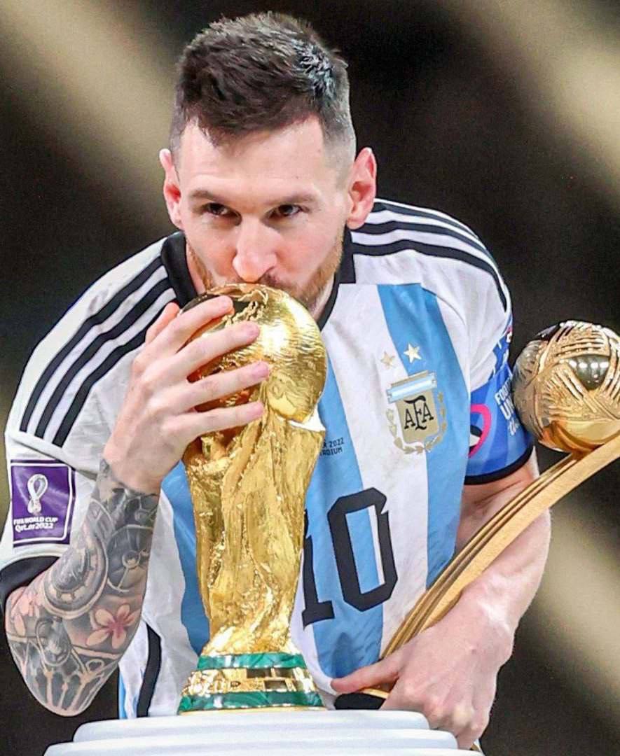 مسی :همچنان به عنوان قهرمان جهان برای آرژانتین به میدان می روم