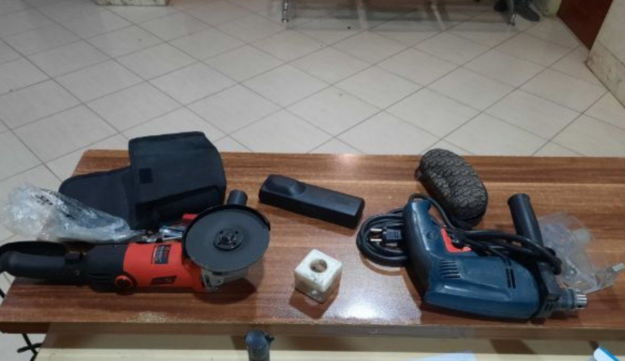 دستگیری متهم به سرقت از مغازه موبایل فروشی در نیشابور