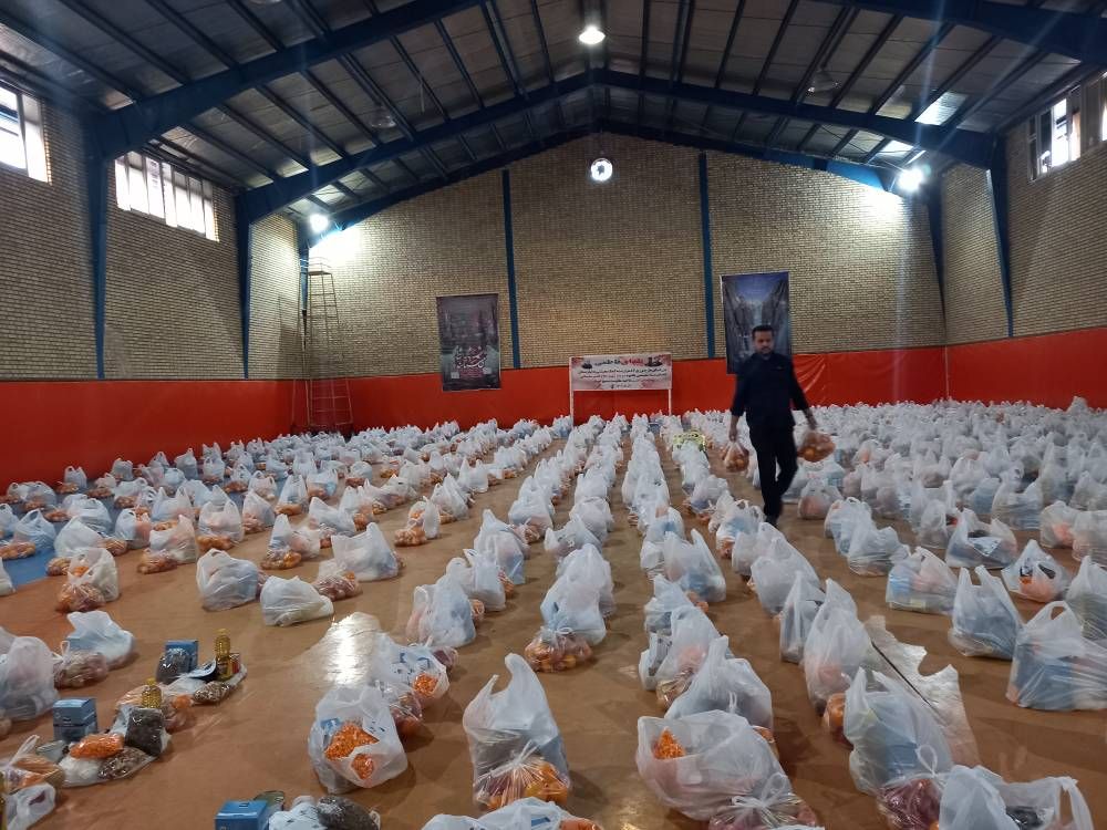 اهدای بیش از ۸۰ هزار بسته معیشتی به نیازمندان استان در «یلدای فاطمی»