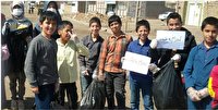 پاکسازی محیط روستای حشمت آباد بخش رخ توسط دانش آموزان
