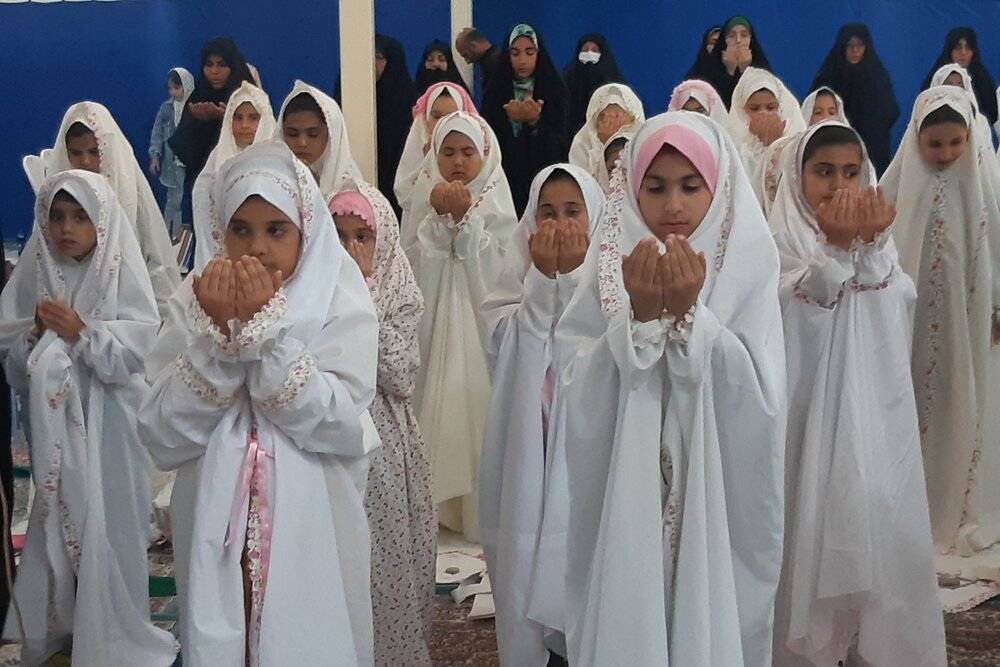 جشن بزرگ روزه اولی‌های با حضور ۲۰۰ دختر و پسر در مصلای نمازجمعه نوش آباد