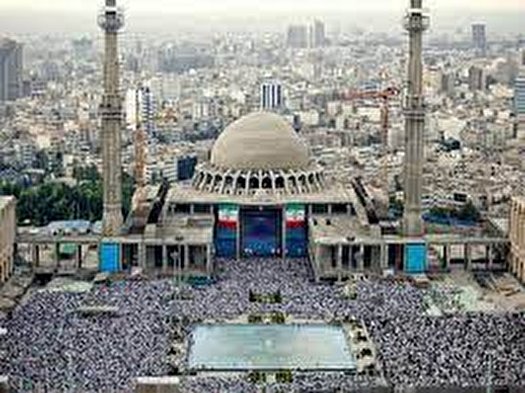 آماده شدن مصلای امام خمینی(ره) برای اقامه نماز عید فطر