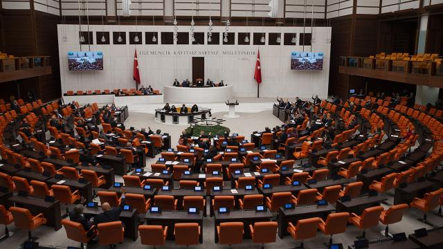 ۲۶ حزب سیاسی فهرستی از نامزد‌ها را برای انتخابات پارلمانی ترکیه ارائه کردند