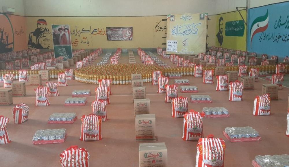 توزیع ۱۵۰۰ بسته غذایی  کمک مومنانه در غرب اهواز