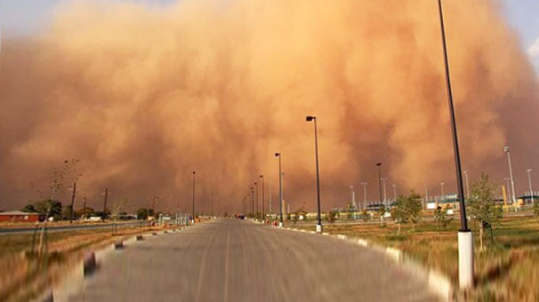طوفان و گرد و غبار شدید در راه کرمان