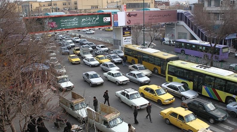 طبق قانون مجازات اسلامی، کشف حجاب در انظار و معابر عمومی، جرم انگاری شده است