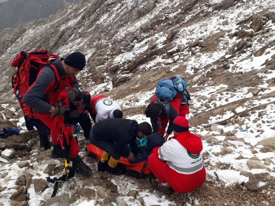 حادثه در کوه پراو یک کشته و یک مصدوم برجای گذاشت