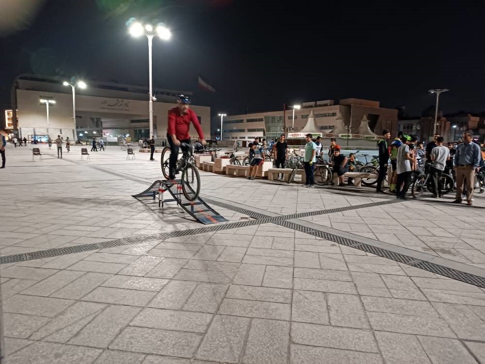 برگزاری مسابقات حرکات تعادلی و سرعتی با دوچرخه در مشهد