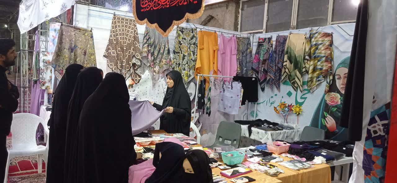 برپایی غرفه های همیشه بهار برای ترویج عفاف و حجاب در اهواز