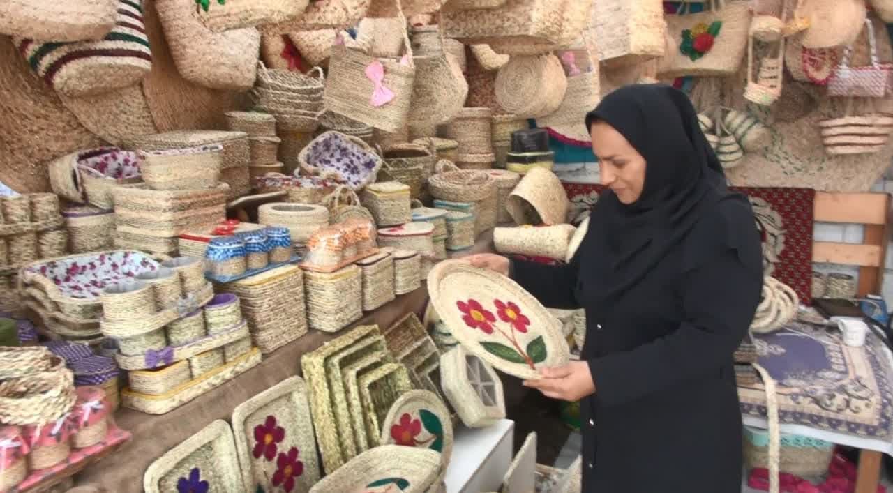 گشایش نمایشگاه صنایع دستی و سوغات مازندران در سلمانشهر