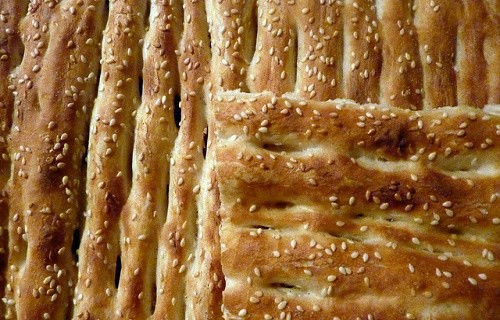 افزایش قیمت نان کنجدی در قم
