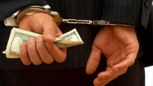 بازداشت قاچاقچی ارز در شیراز