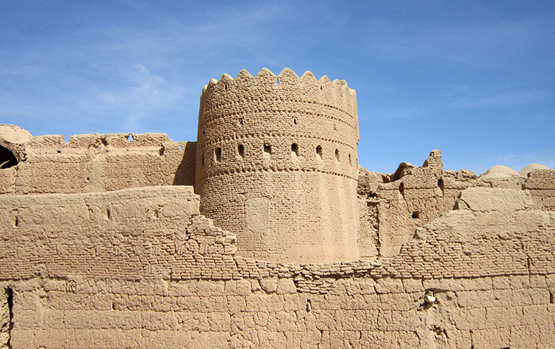 مهریز سرزمین قلعه‌های تاریخی