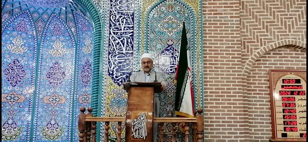 امام جمعه سردشت: بنیان خانواده با زندگی اسلامی مستحکم می شود