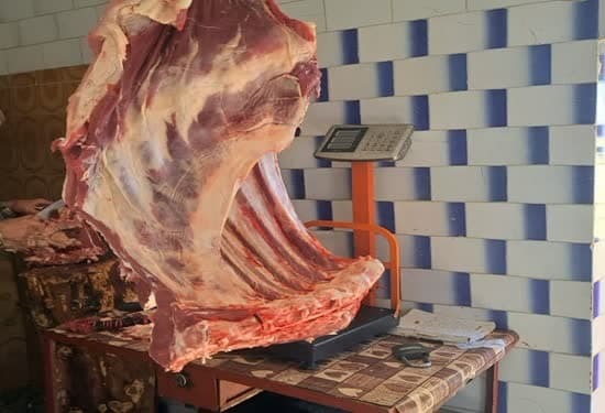 کشف و معدوم سازی ۱۵۰ کیلو گرم گوشت غیر مجاز در تکاب