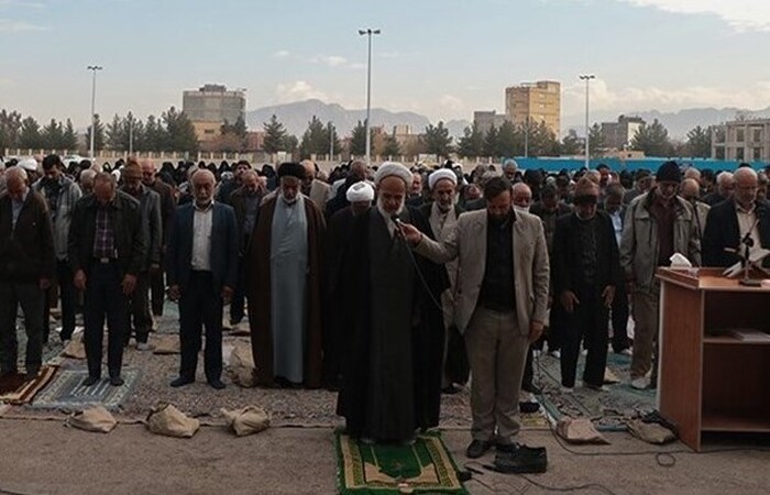 اقامه نماز طلب باران در کرمان