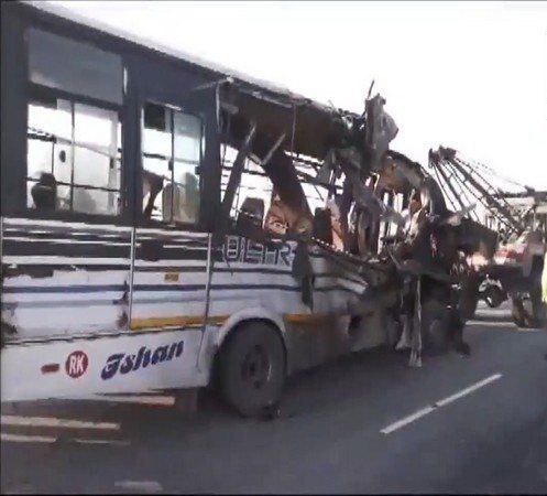 ۱۲ کشته در هند به علت تصادف اتوبوس با کامیون