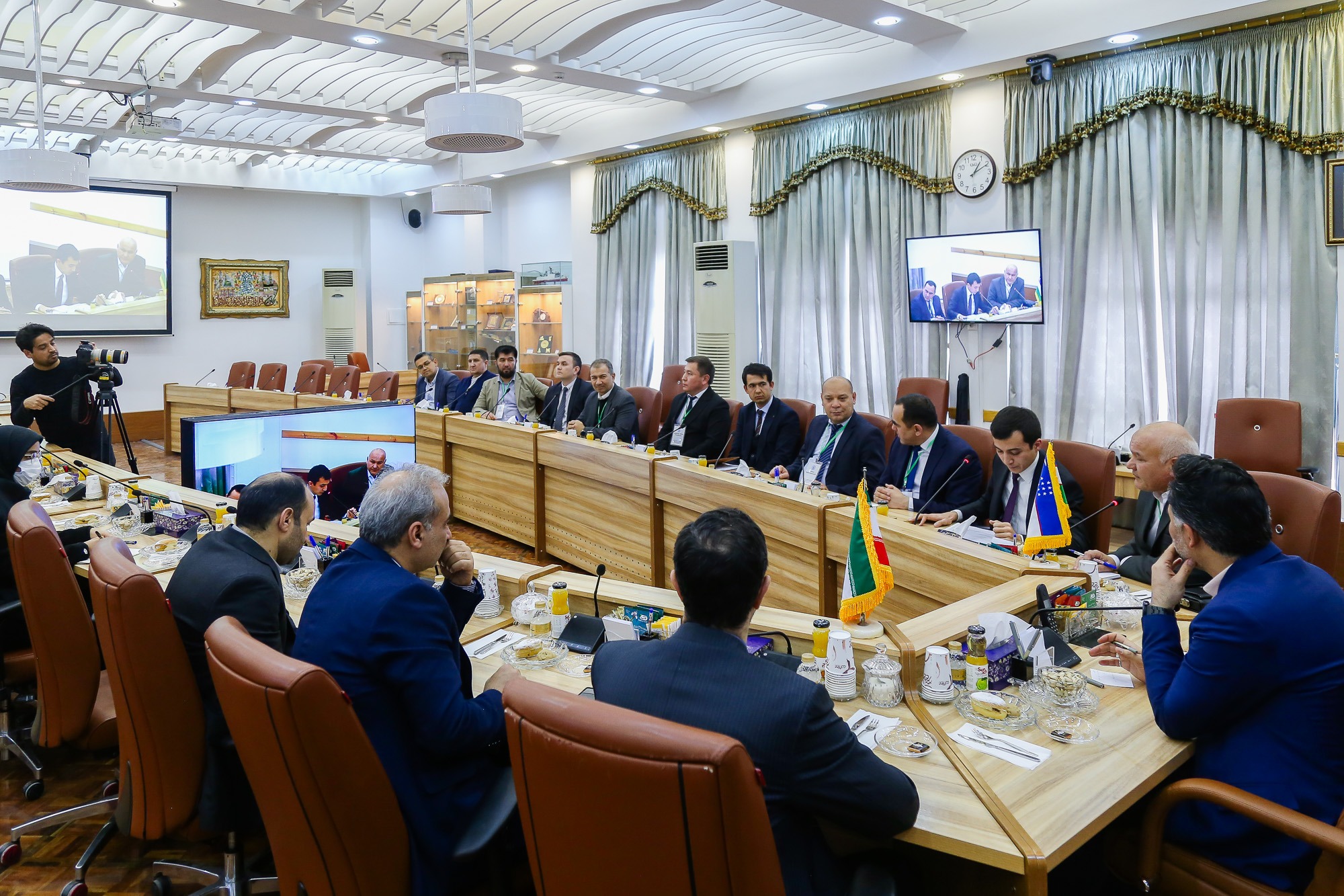 عزم مشترک ایران و ازبکستان برای توسعه همکاری‌های فناورانه  (ویترین / منبع : معاونت علمی ریاست جمهوری)