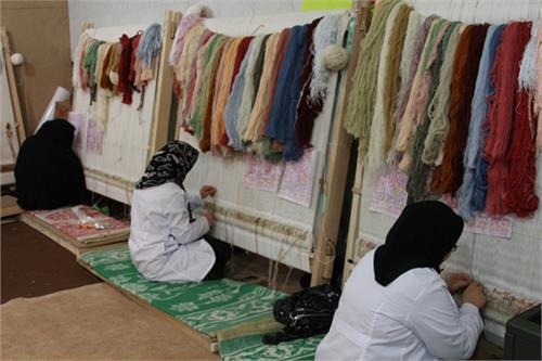 ارائه خدمات کمیته امداد به ۶۱ هزار زن سرپرست خانواده در خوزستان