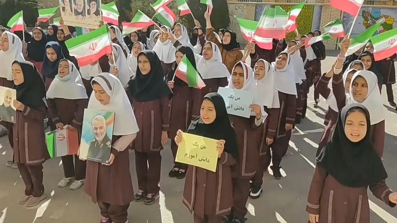 یادبود شهدای حادثه کرمان در مدارس دخترانه ابتدایی جرقویه