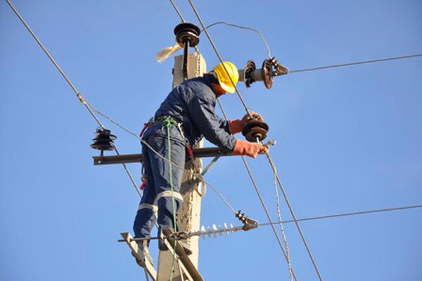 توسعه و ساخت شبکه برق در مناطق جنوب شرق اهواز