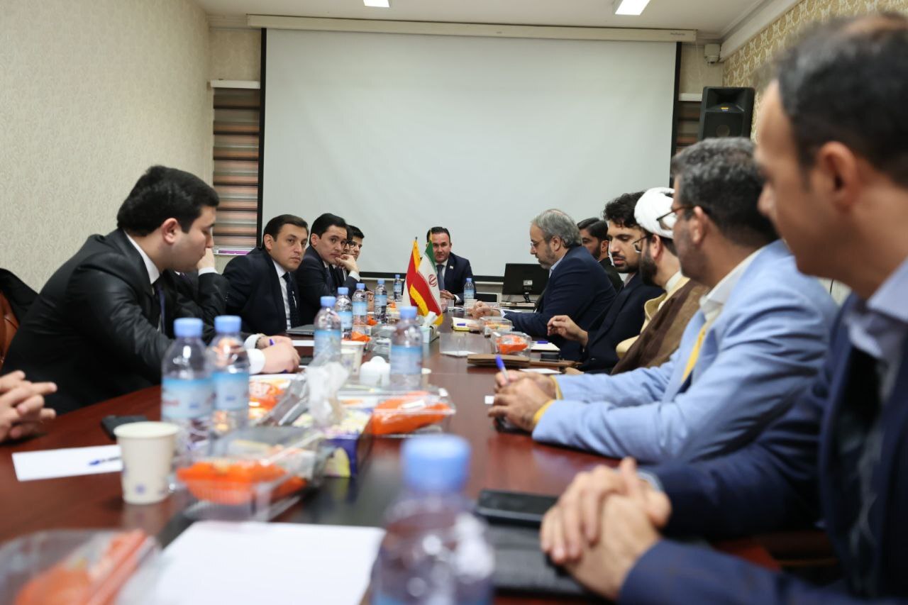 نشست هیئت کار تاجیکستان با مدیران معاونت جوانان وزارت ورزش