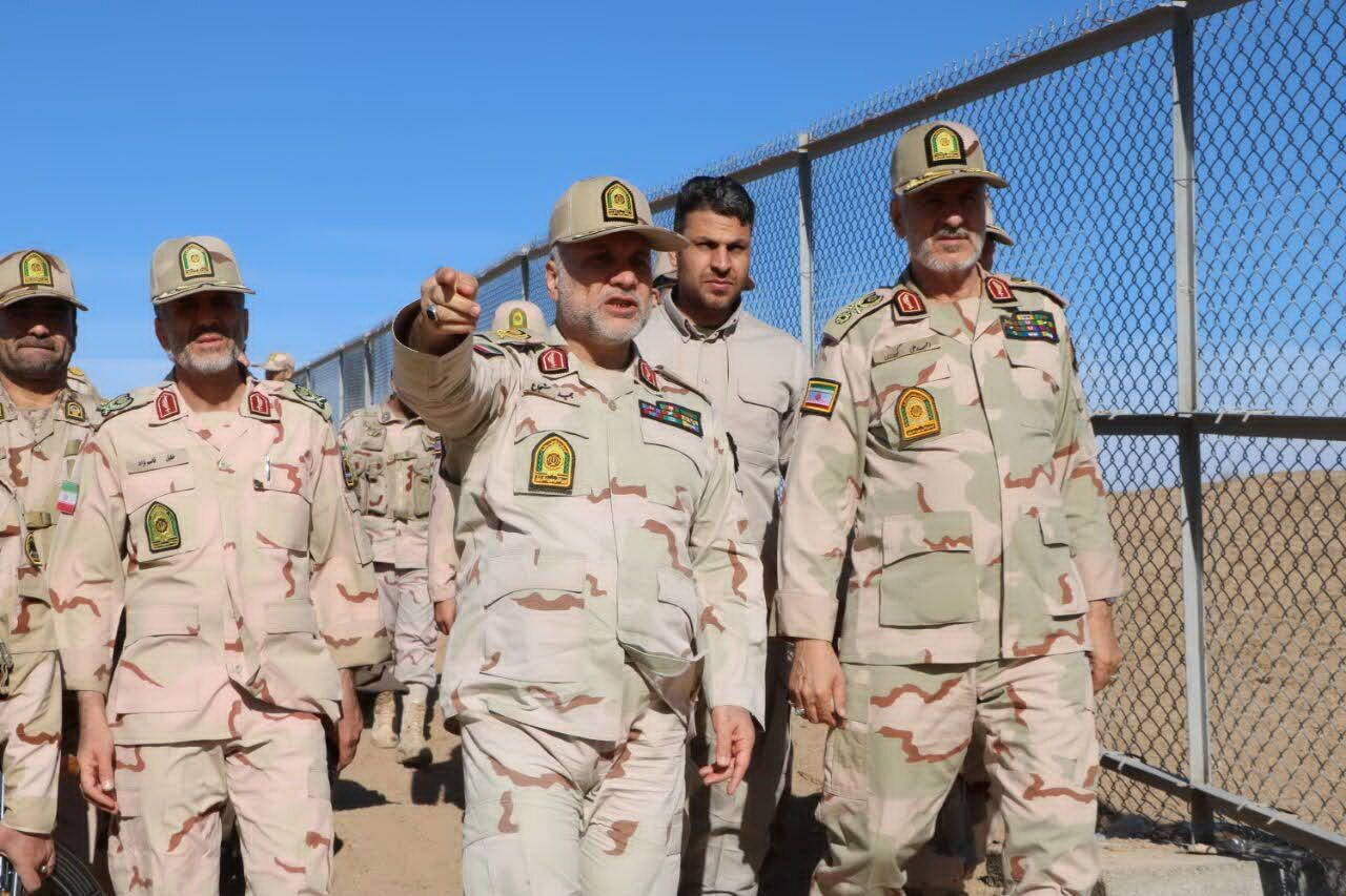 بازدید فرمانده مرزبانی کشور از طرح انسداد مرزی در تایباد