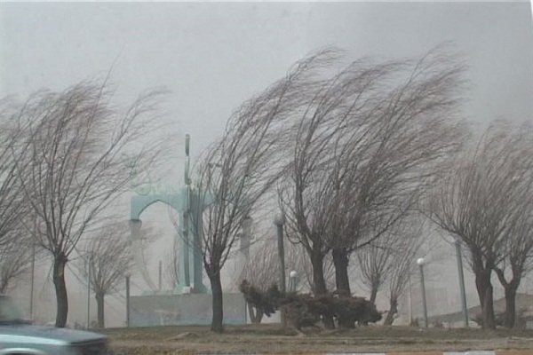 طوفان و باران در راه استان اصفهان