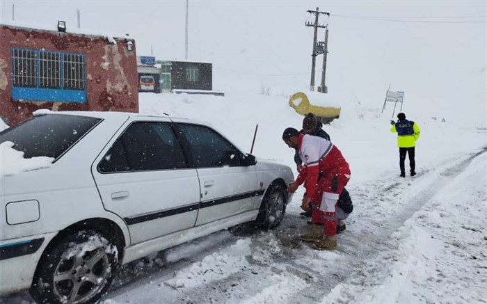 امداد رسانی به ۱۳ استان کشور با وقوع برف و کولاک