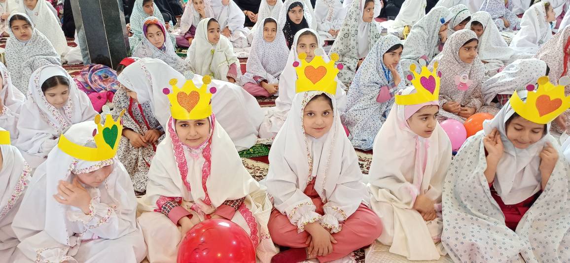 برگزاری جشن تکلیف ۵۰۰ دانش آموز دختر در بهمئی