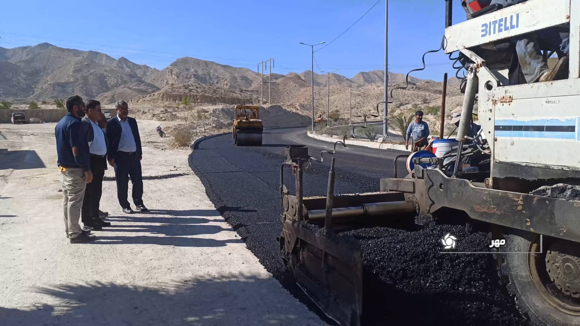 ساخت قطعه دوم راه مهر به روستای تنگ مهر