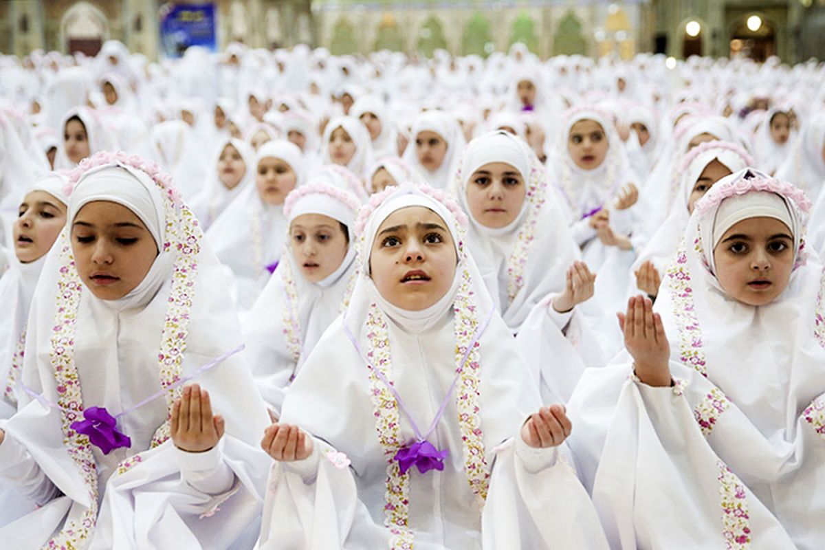 برگزاری جشن تکلیف هزار دختر در اردکان