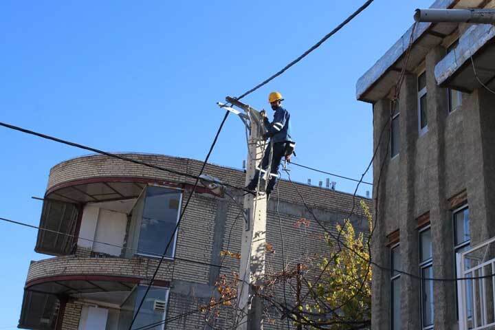 اتمام عملیات بهسازی و اصلاح شبکه برق در ۵۴ روستای سردشت